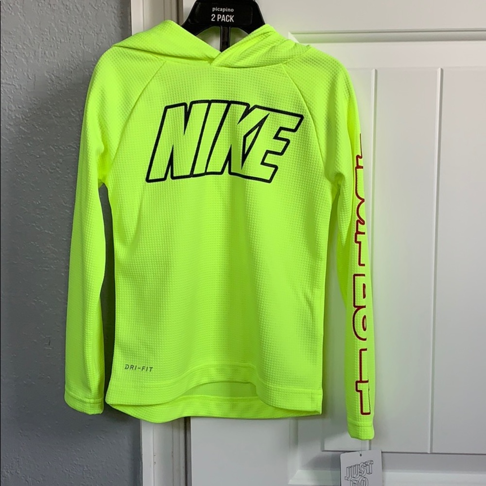 NWT Nike boys shirt